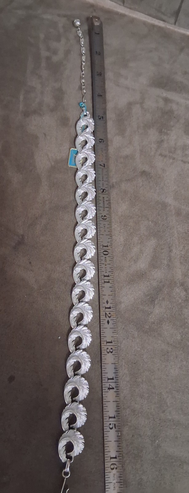 Listner Silver Tone Vintage Necklace With Tag