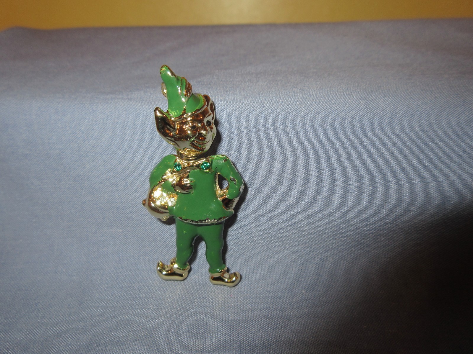 vintage Leprechaun pin brooch trembler gold-tone and enamel 2″ moving head