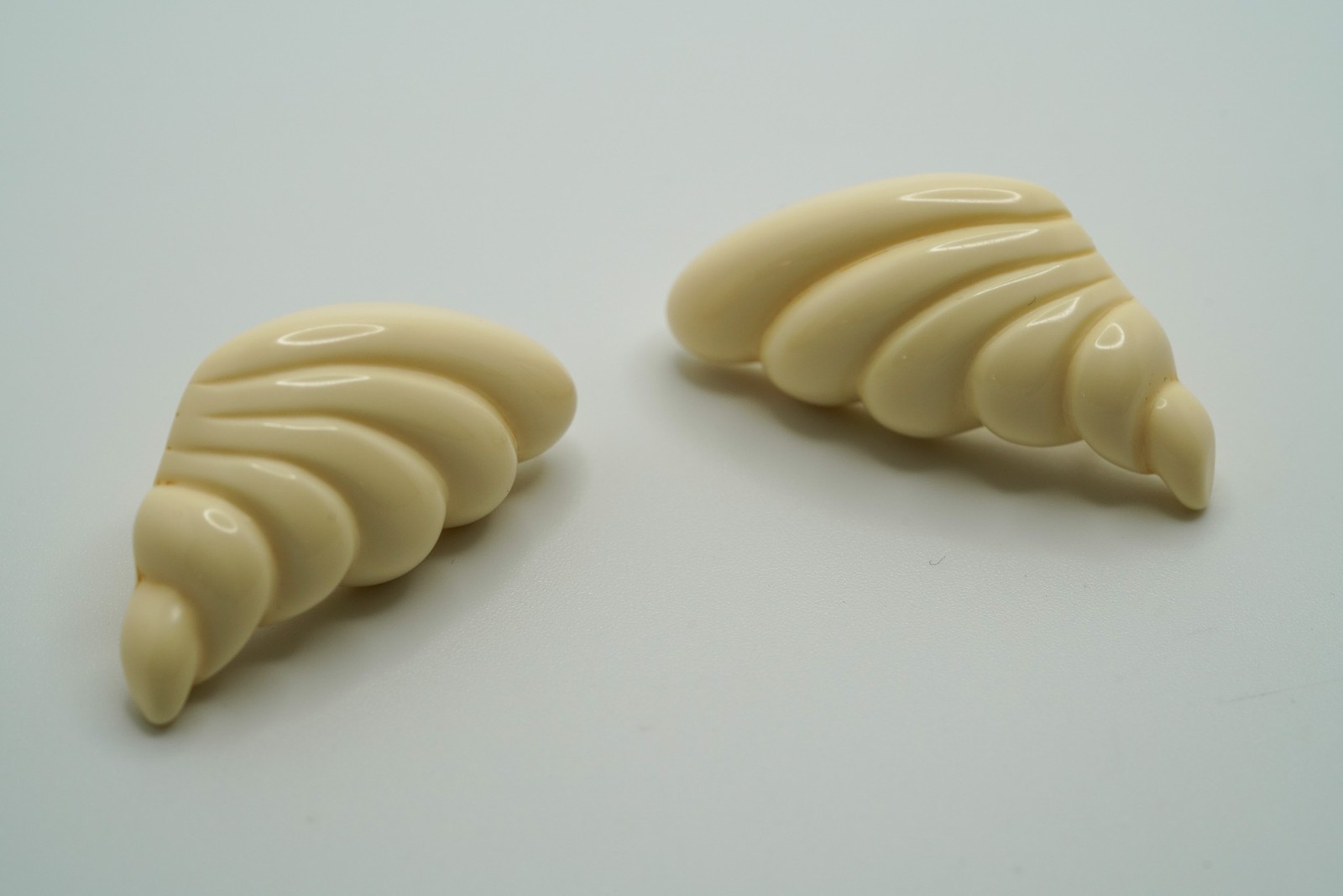 Vintage Off White Cream Shell Napier Earrings 4cm JB1