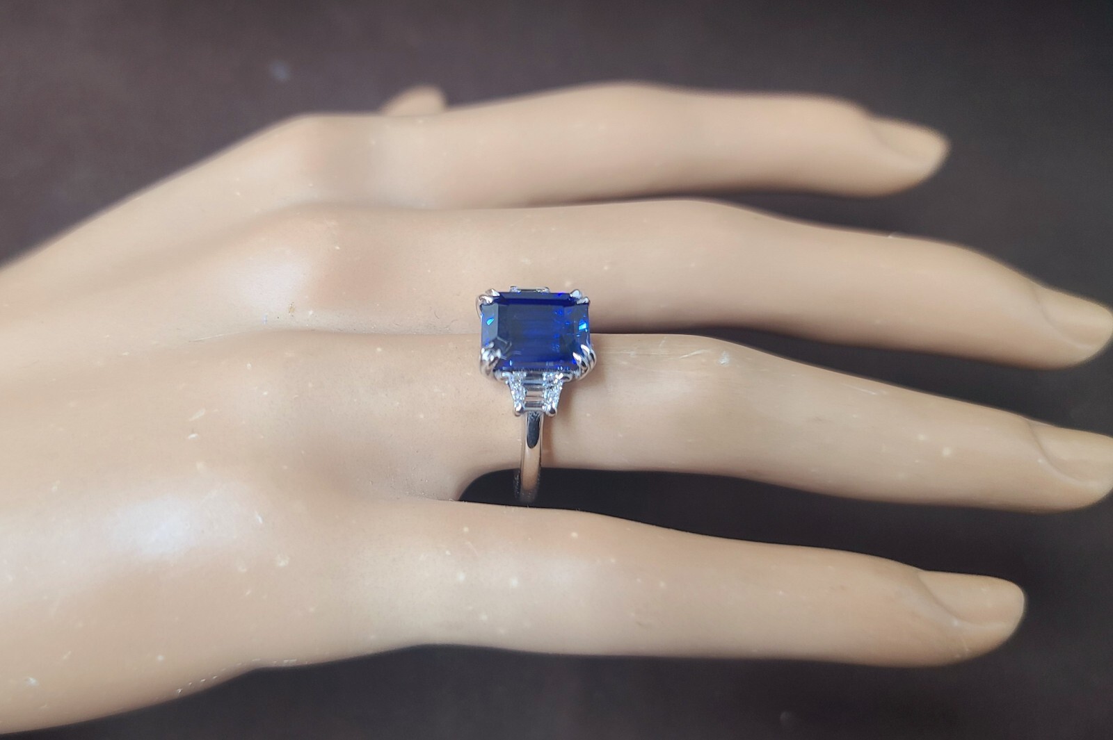 Vintage 14k White Gold Engagement Ring 5.52CT. Blue Sapphire Emerald Shape
