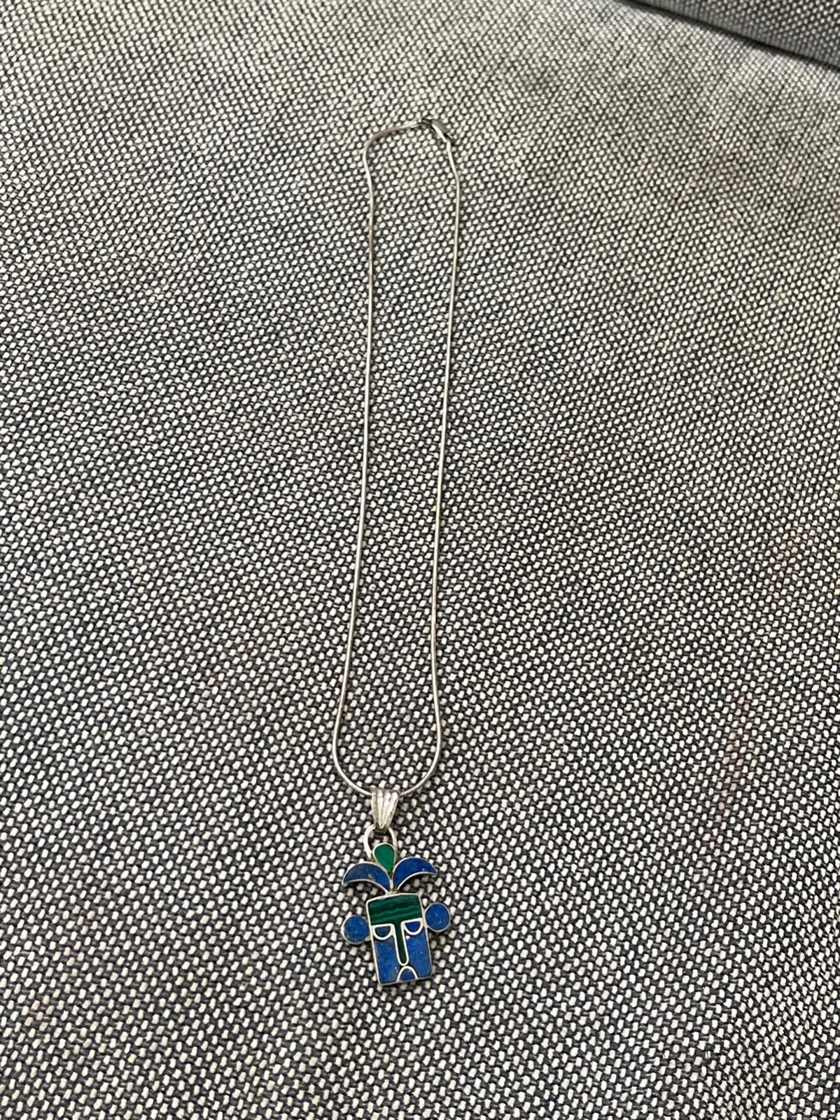 Vtg Sterling Silver 980 Tribal Style Pendant Necklace w Inlaid Lapis & Malachite