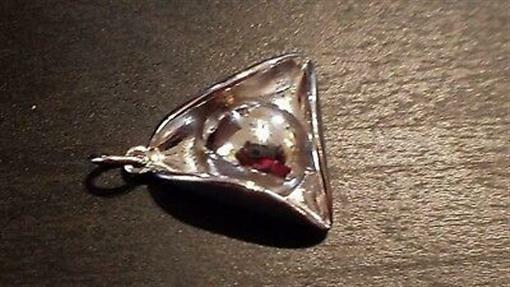 VINTAGE STERLING SILVER CHARM CW COLONIAL WILLIAMSBURG REVERE TRI CORNER HAT #55