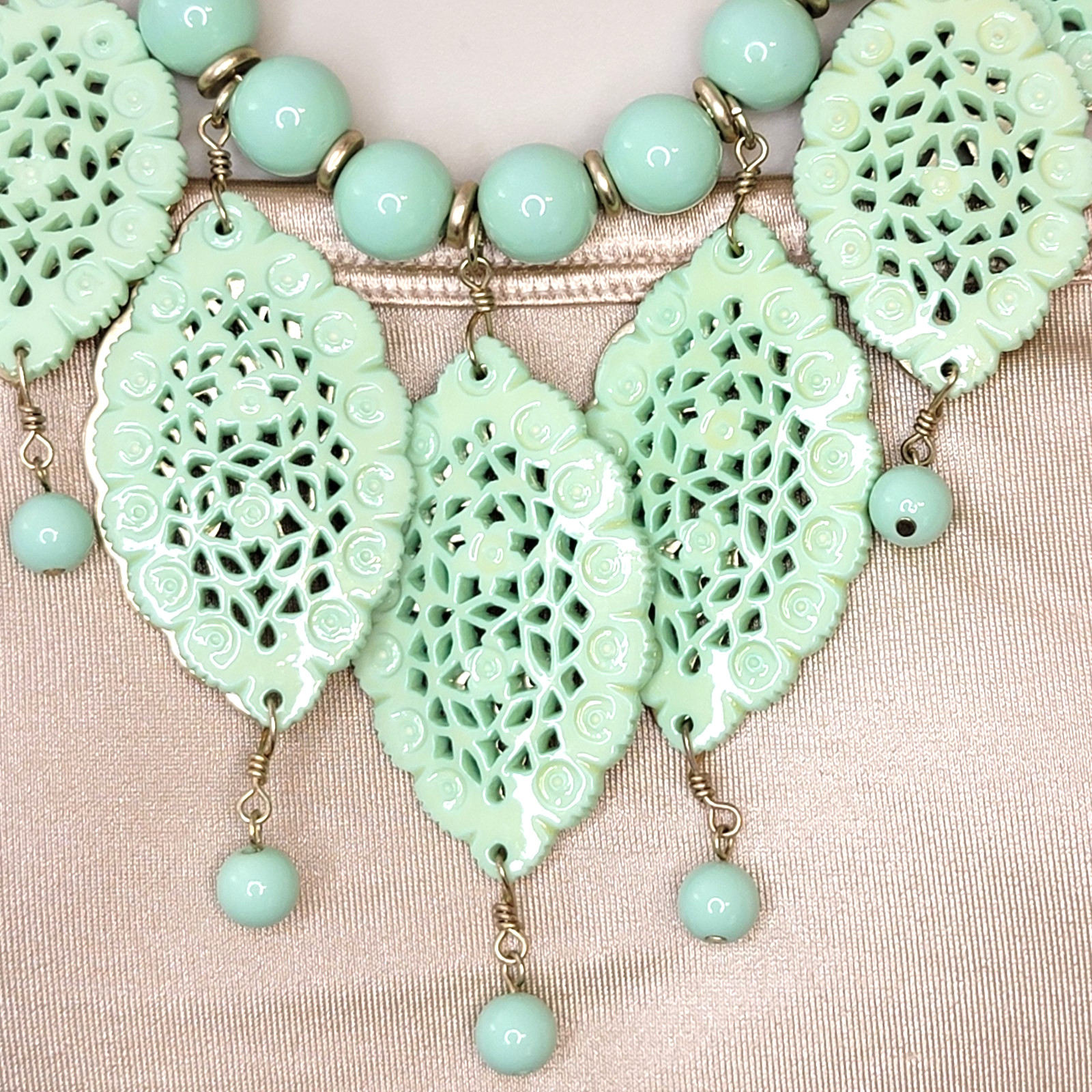 Vintage Coldwater Creek Mint Green Kashmir Necklace & Earring, 23″L Gold-Tone