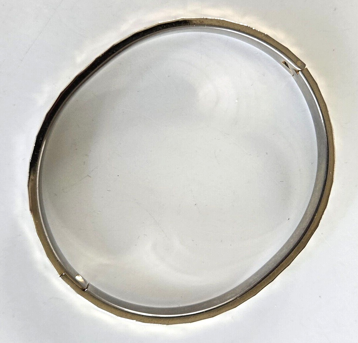 Vintage Diamond Cut Gold Tone Hinged Oval Bangle Bracelet 6-7/8″ Tension Clasp