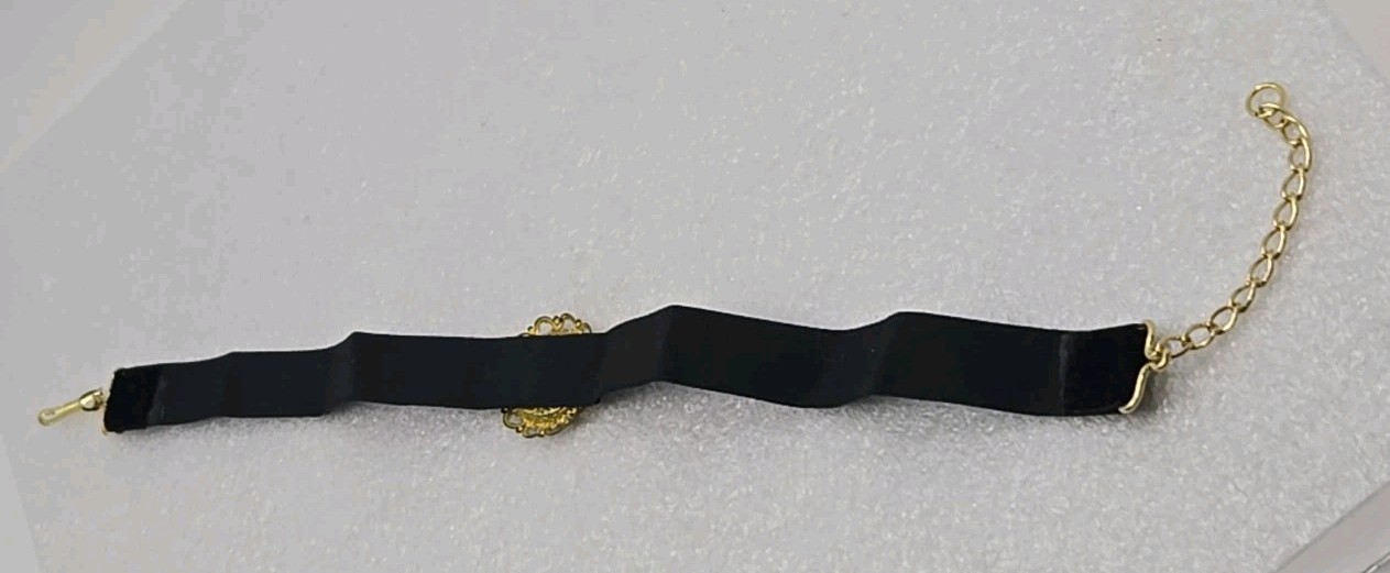 Vintage ART Portrait Cameo Black Velvet Choker Victorian Style W Germany
