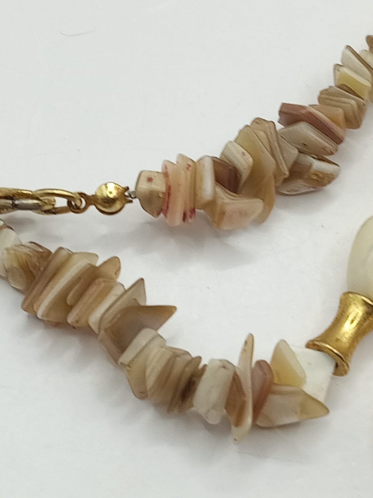 Natural Mother Pearl Shell Chunky Statement Necklace 45cm 50g Brass Accent Art