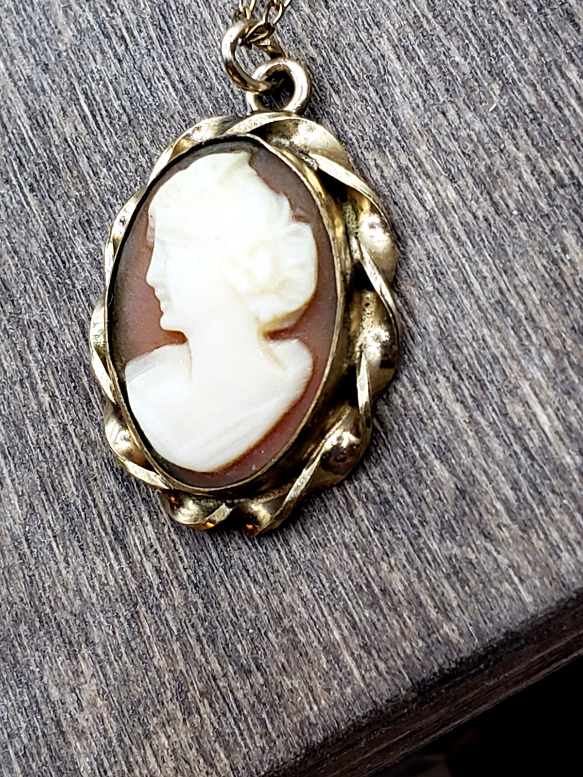 Vintage A & Z Hand Carved Cameo 12K gold plated necklace 18″