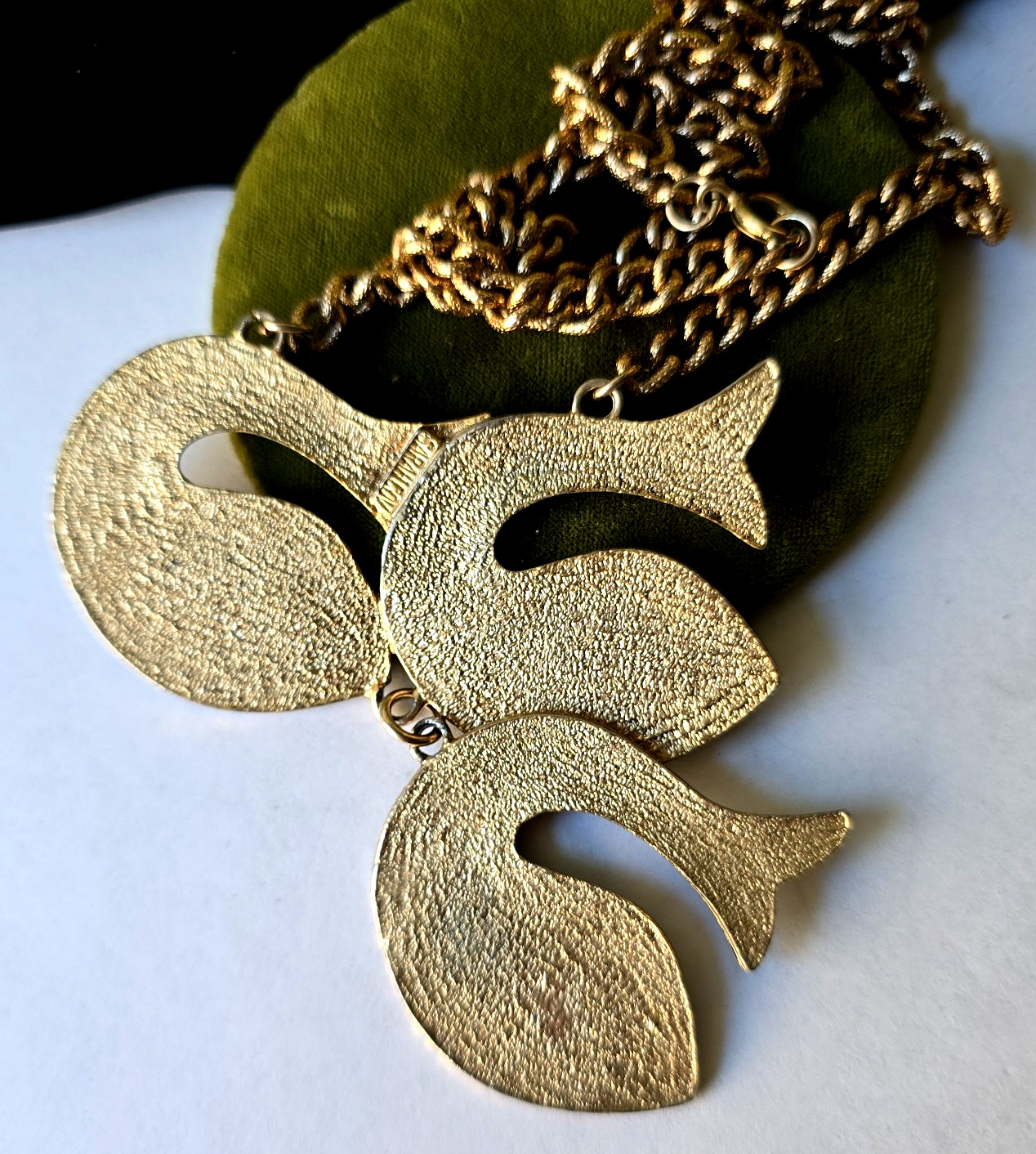 Vintage 1971 “Hawaiian Fantasy” Sarah Coventry 3 Fish Necklace 17″L