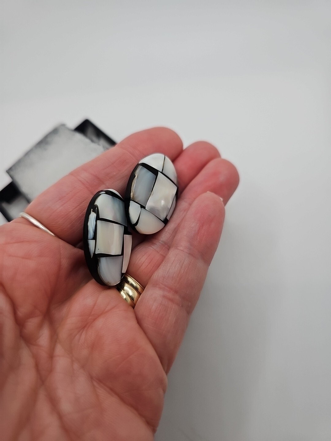 Vibtage 70s 80s Abalone Shell Acrylic Earrings Art Deco Black White