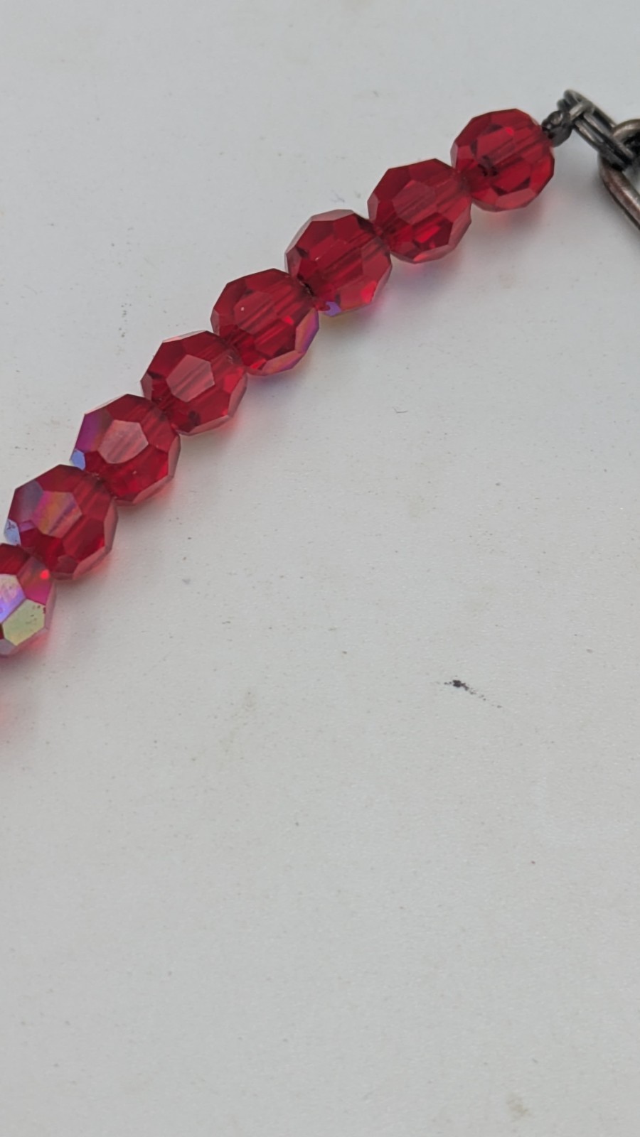 Vintage Ruby Red Iridescent Aurora Borealis Facetted Glass Bead 19″ Necklace