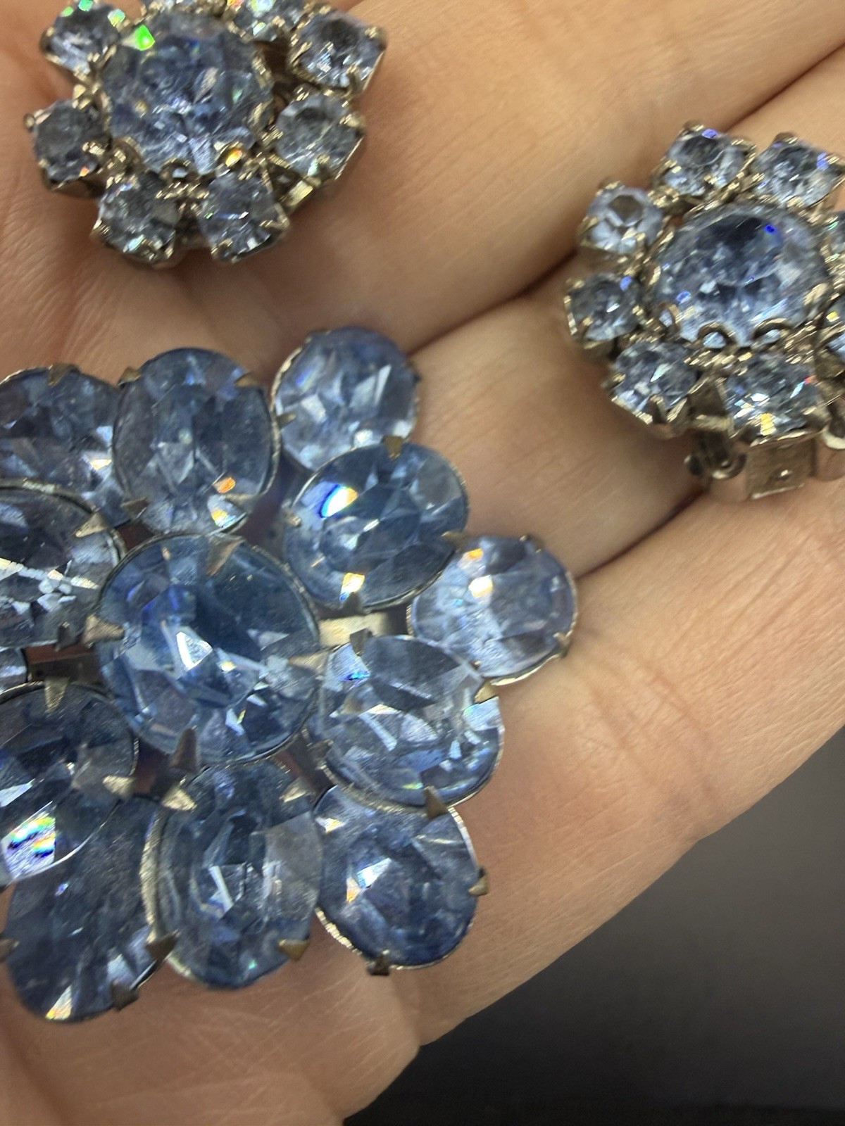 Vintage Unsigned Estate Light Blue Rhinestone Brooch And Clip On Earrings Set