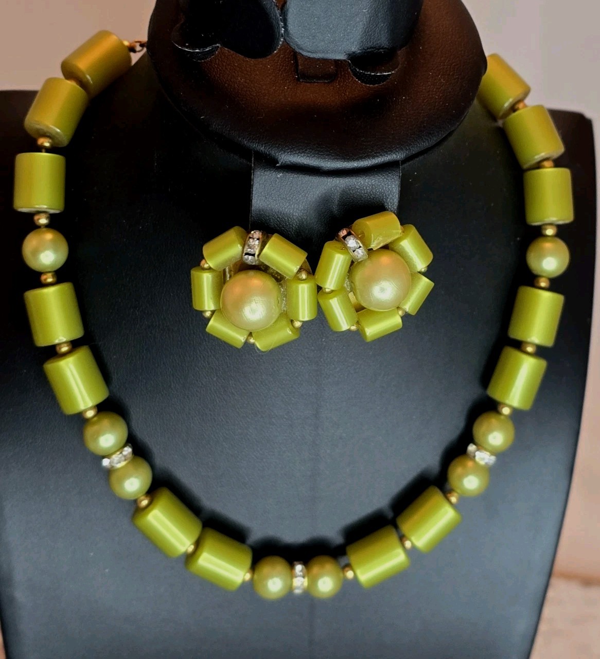 Vintage Lime Green Lucite Necklace Clip Earrings Set Rhinestone Spacer 16″ #450