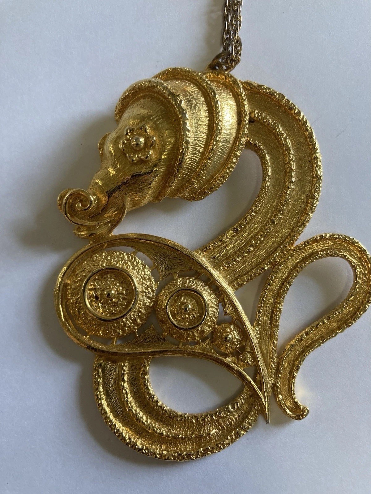 Rare vintage sea serpent/sea horse pendant necklace