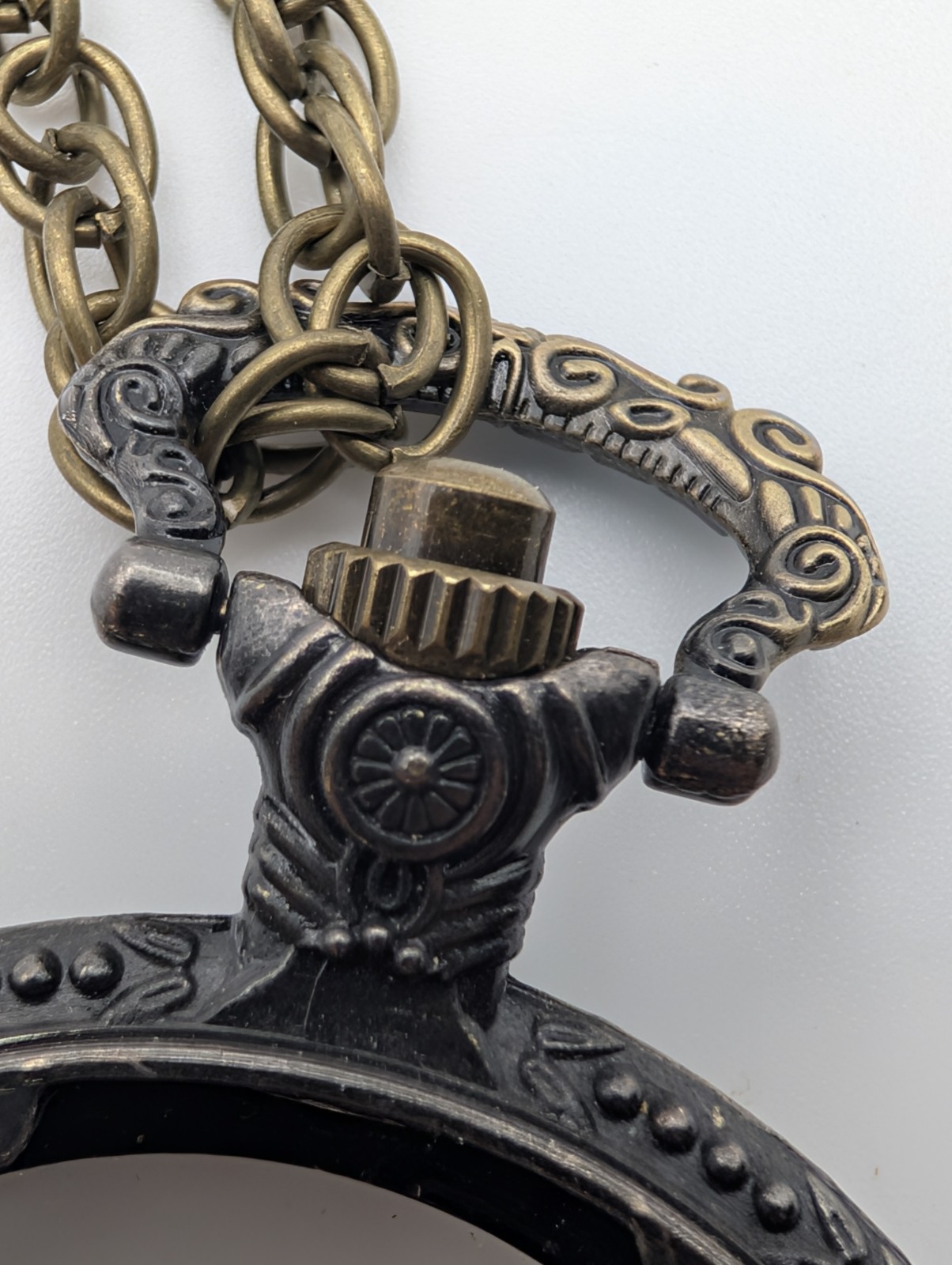 Vintage Style Bronze Tone Glass Pendant Necklace Empty Locket Frame AS-IS 32″
