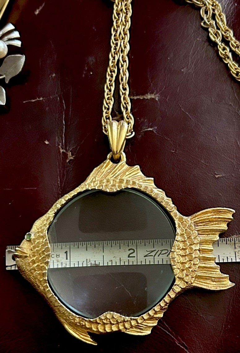 Vintage Signed FLORENZA Fish Jelly Belly Magnifying Glass Pendant Necklace 70s