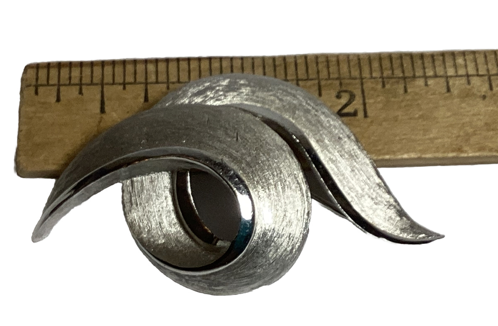 Signed CROWN TRIFARI Swirl Ribbon Silver Tone Metal Vintage Brooch Pretty