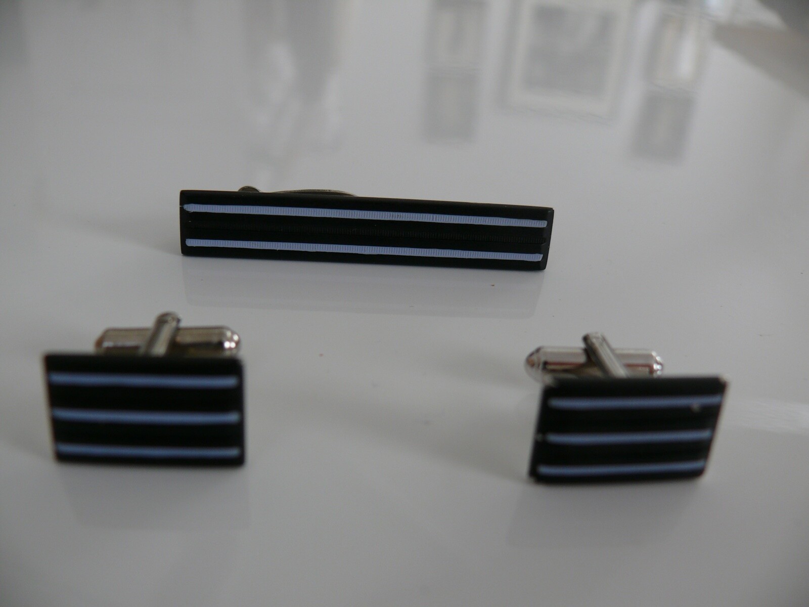 1970-80`s Mans Mod Blue & Black Hickok Cuff Links & Tie Clip set, as is