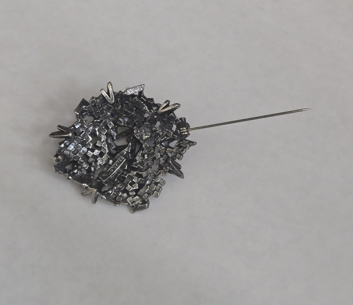 Collectible Robert Zentall Gun Metal Tone Brooch Pin Signed Modernist Brutalist