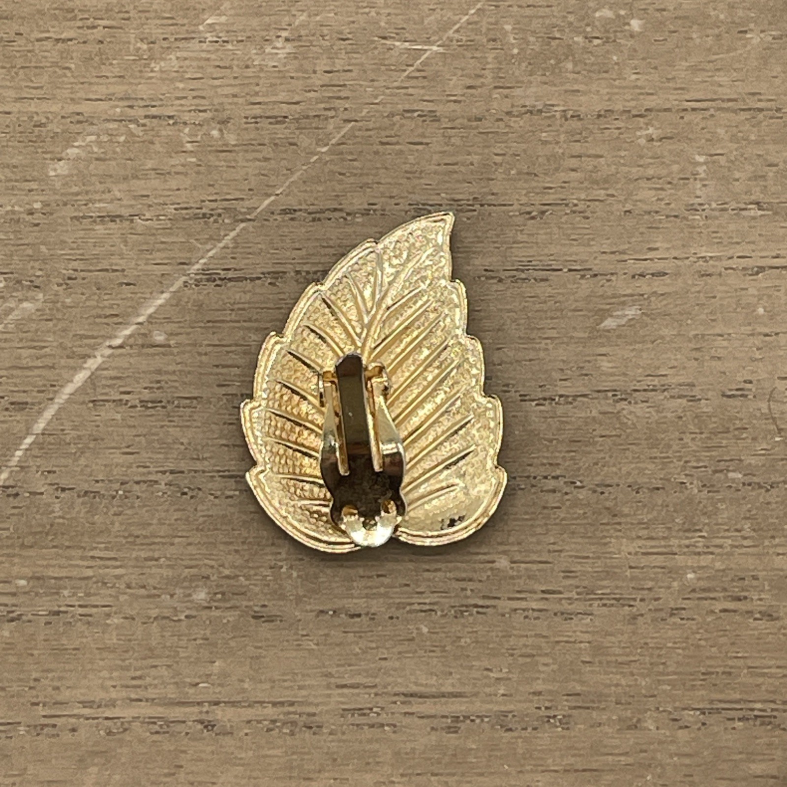 Vintage Dark Green Leaf Shaped Earrings With Clip-On Closure & Gold Colored Back