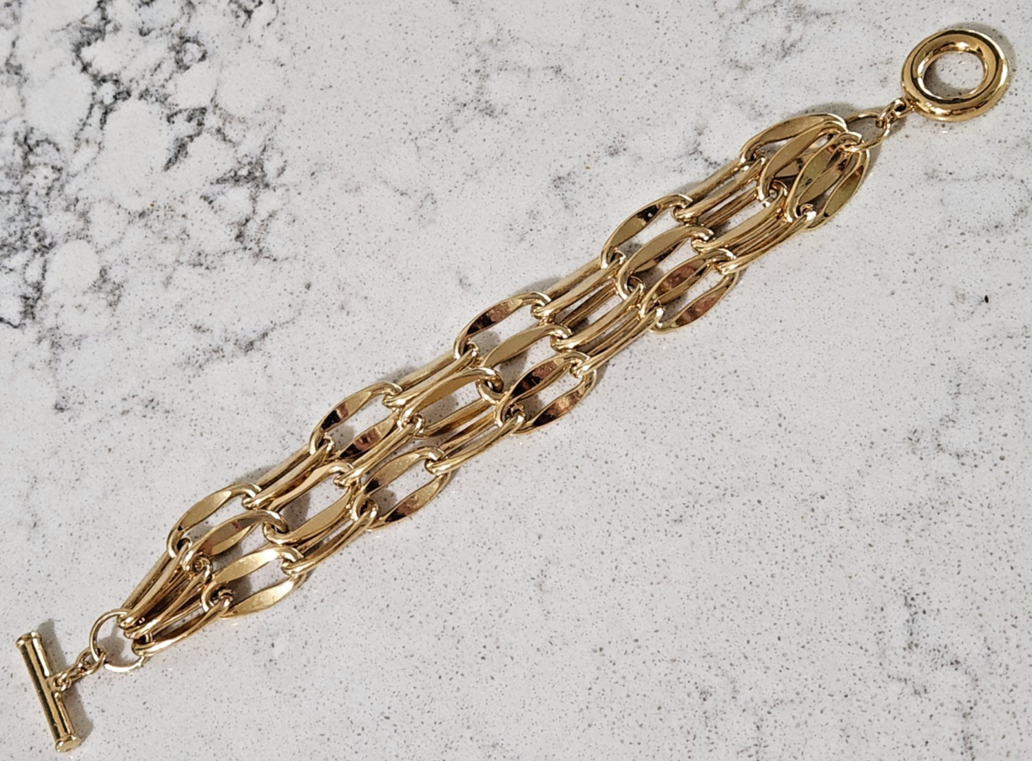 Vintage Gold-tone 3 Strand 3/4″ Flat Link 8″ Chain Bracelet with Toggle Closure