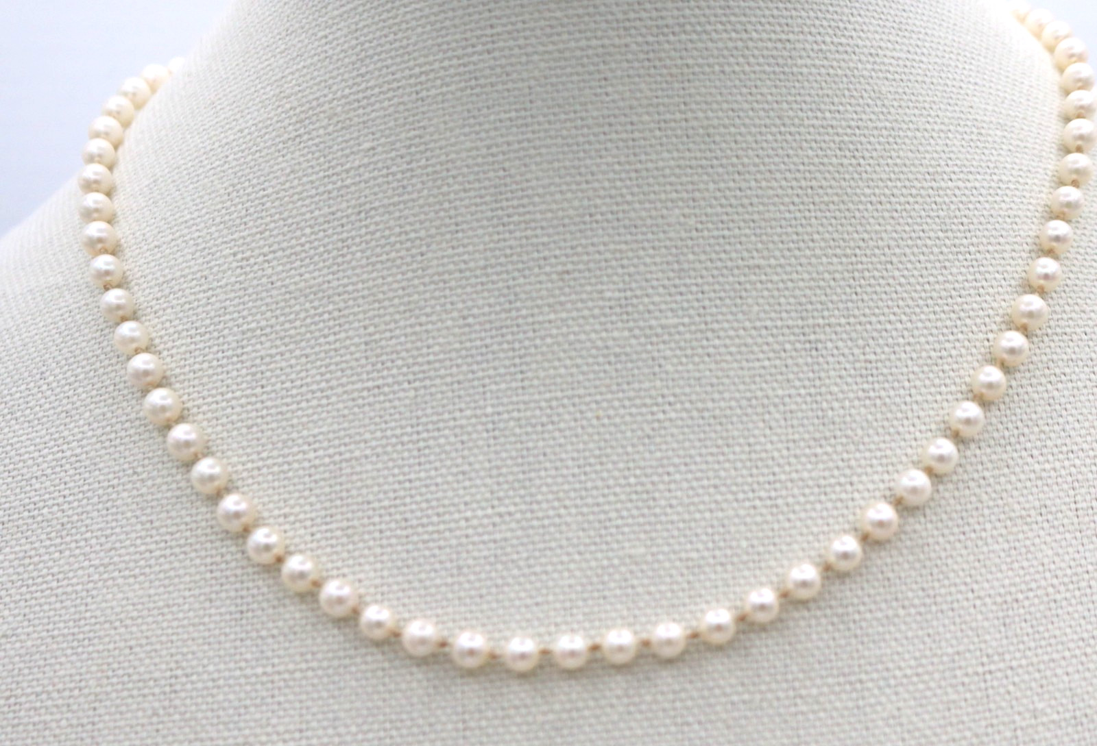Stunning Vintage 14K Yellow Gold Strand Cultured Pearl Necklace 5.3 mm 19.5″