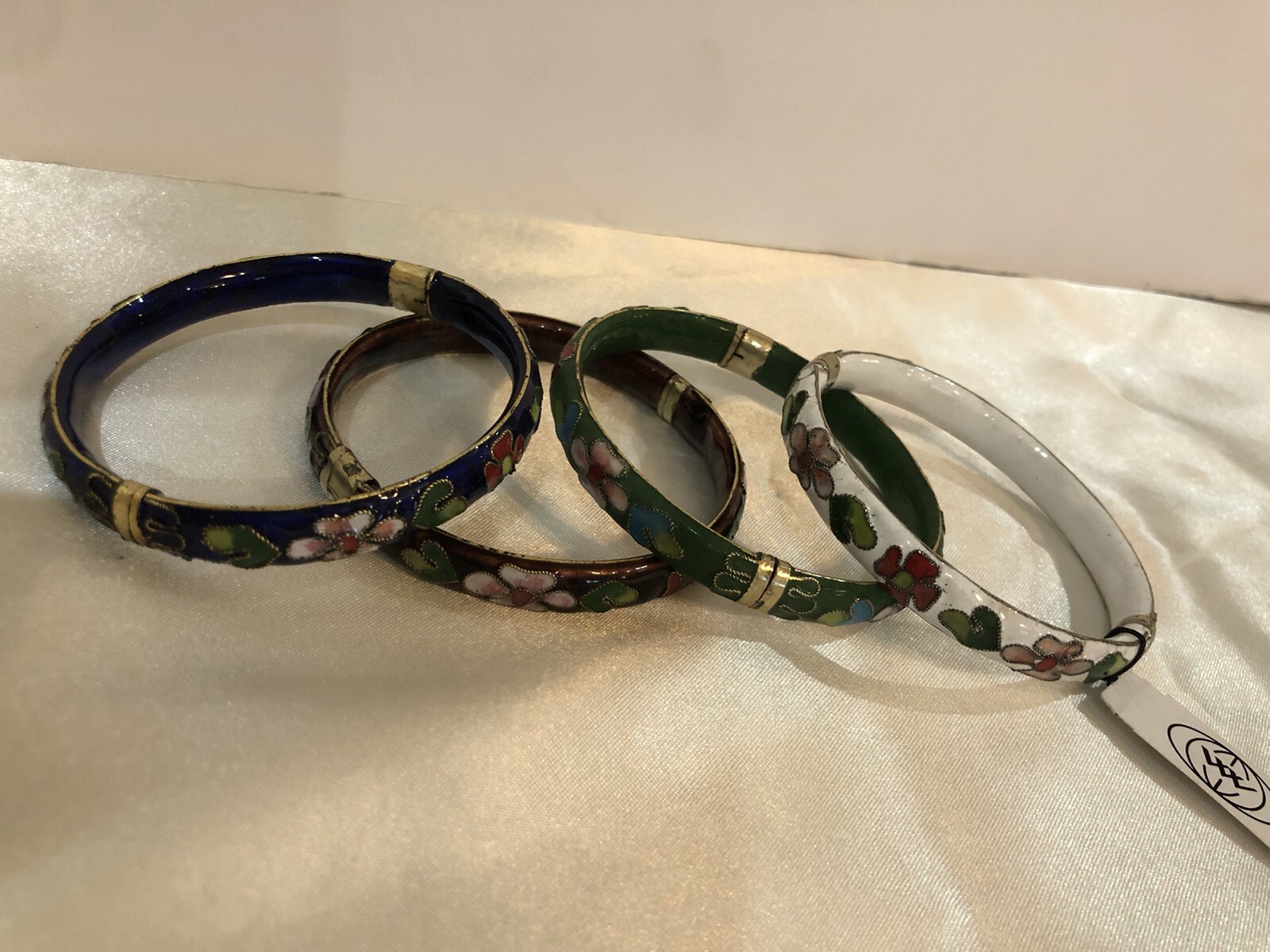 Set Of 4 Cloisonne Hinged Bangle Bracelet World Wide Import In Box W/Tags 1/4 In