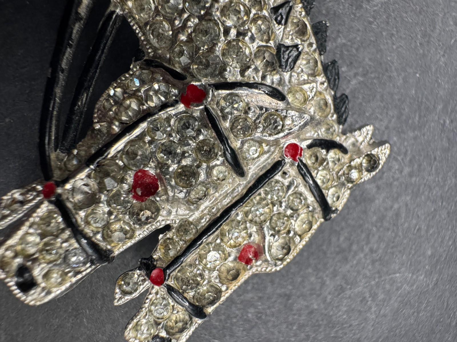 Doulble Horse Heads Equestrian Race Horse Rhinestone & Enamels (Missing Stones)