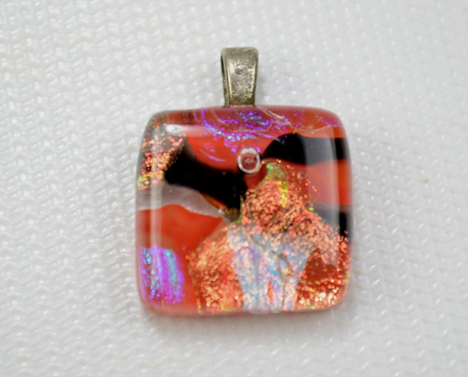 Vintage Pendant .75″ x .75″ Clear Red Black & Gold W/ Silver Toned Bail