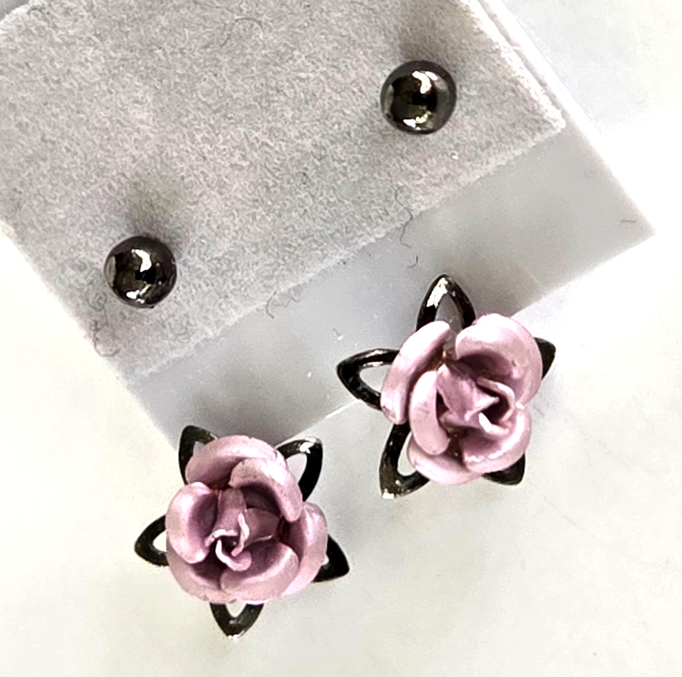 Vintage Pink Aluminum Rose Flower Stud & Hoop Gunmetal Earrings 13/16″