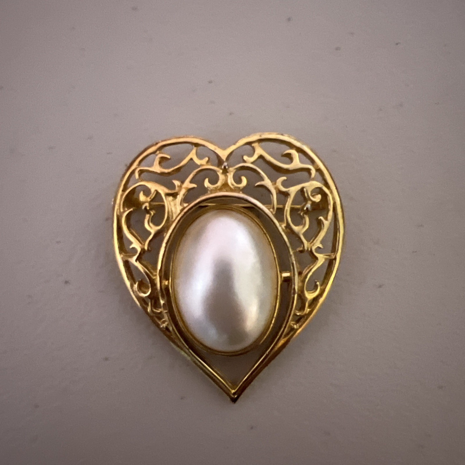 Reversible Brooch Or Pendant Faux Pearl or Cameo GoldTone Heart Shape 2″ X 1.5”