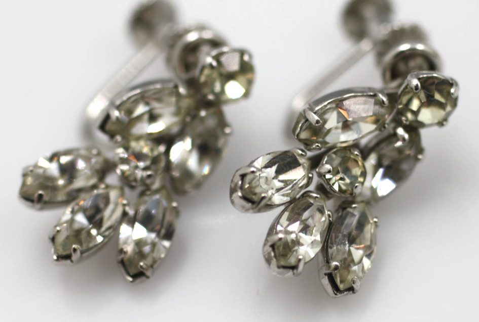 Vintage Krementz Silver Tone Clear rhinestone drop dangle screw back earrings