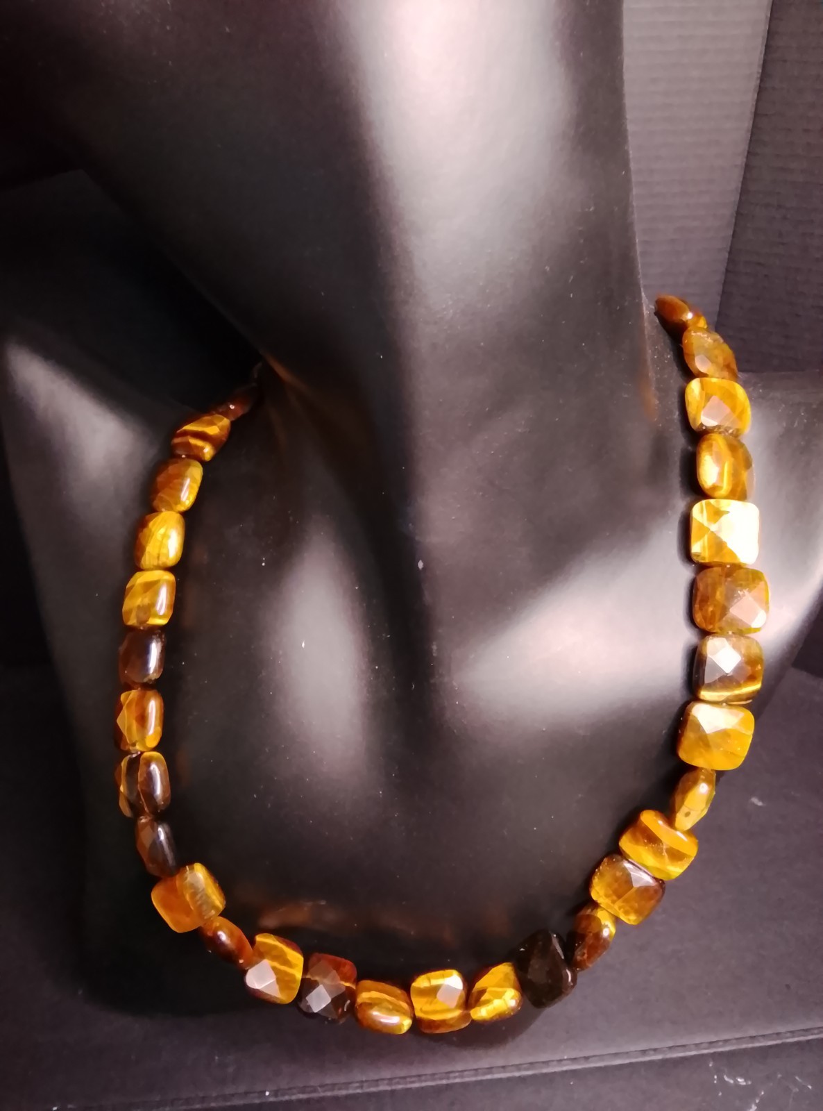 16″ Vintage Tigers Eye Faceted Bead Necklace Chunky Geometric 52.77 Grams