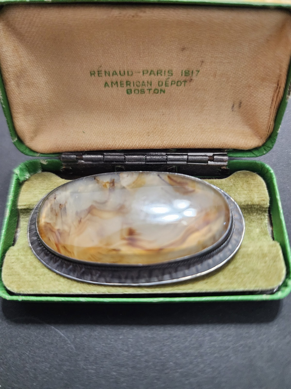 Stunning Antique Translucent Banded Agate Brooch