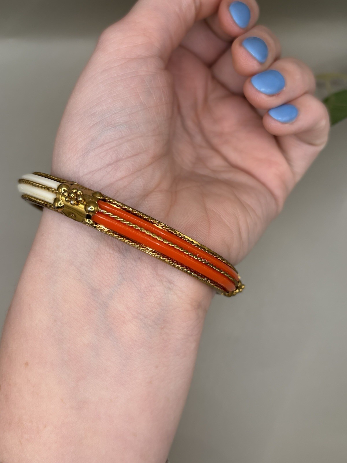 Vintage Reversible Enamel Bangle – Orange Coral & Cream Gold Tone Bracelet