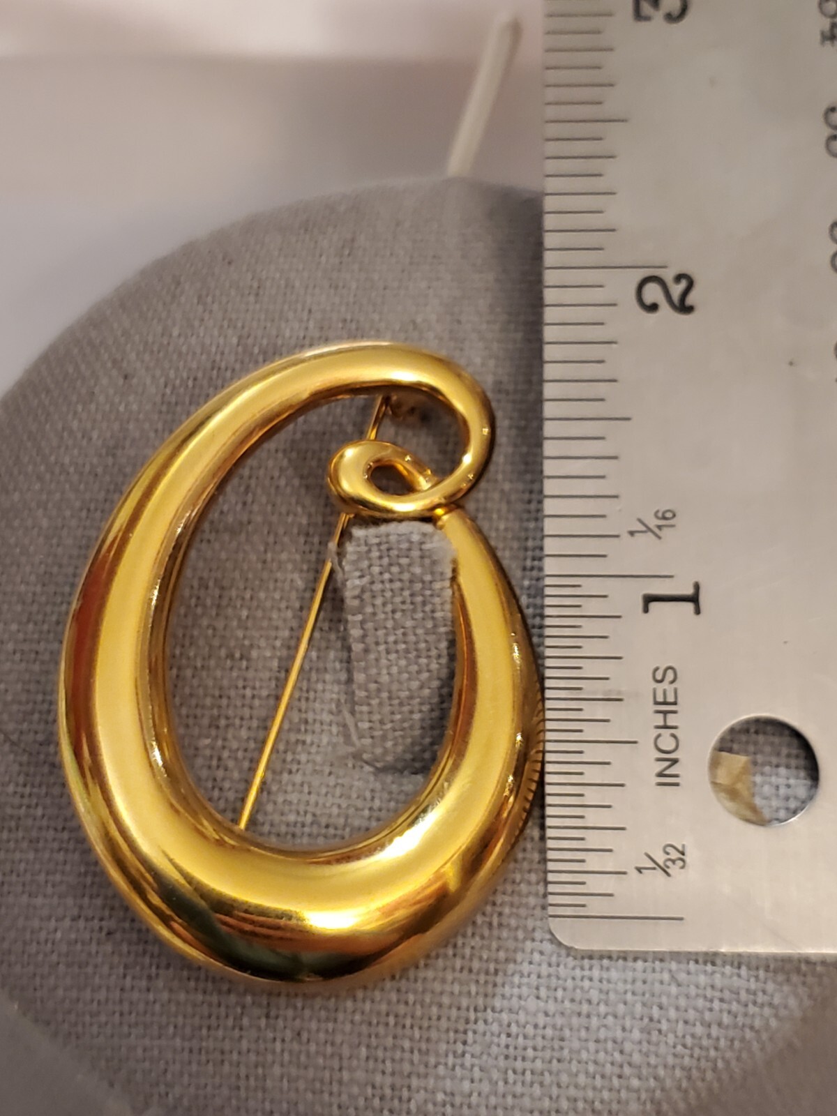 Goldtone Vintage Brooch Pin Almost 2″