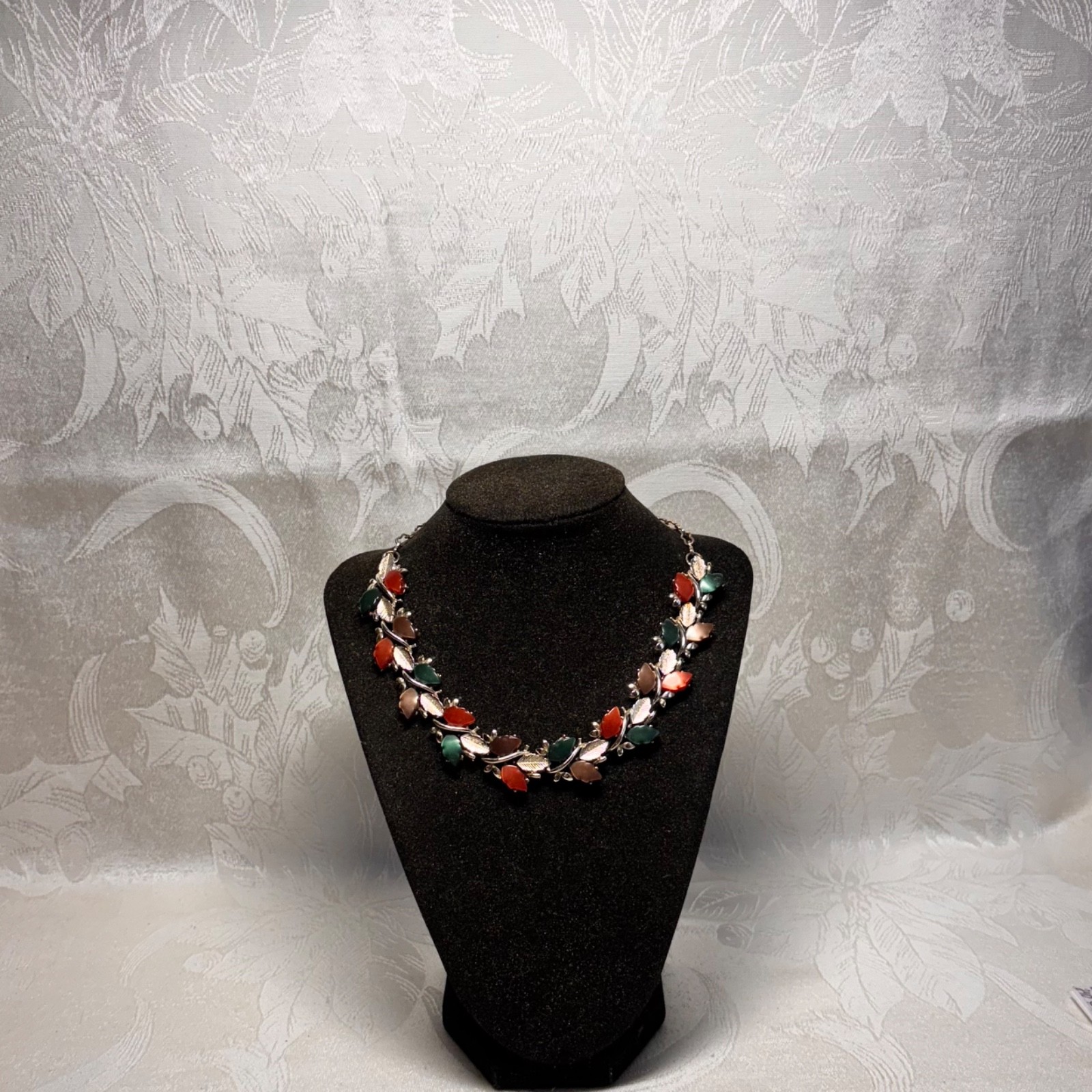 NECKLACE Thermoset fall autumn colors goldtone metal hook clasp vintage 15 1/2″