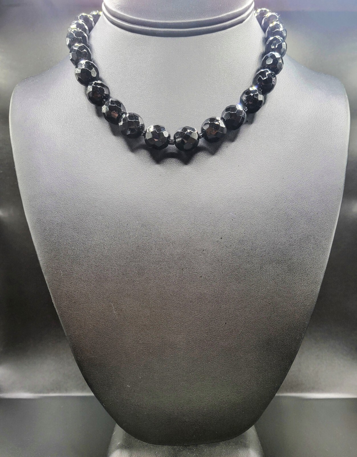 Vintage HOBE Beaded Necklace JET BLACK FACETED 10mm Beads 15-17″ CHOKER Classic