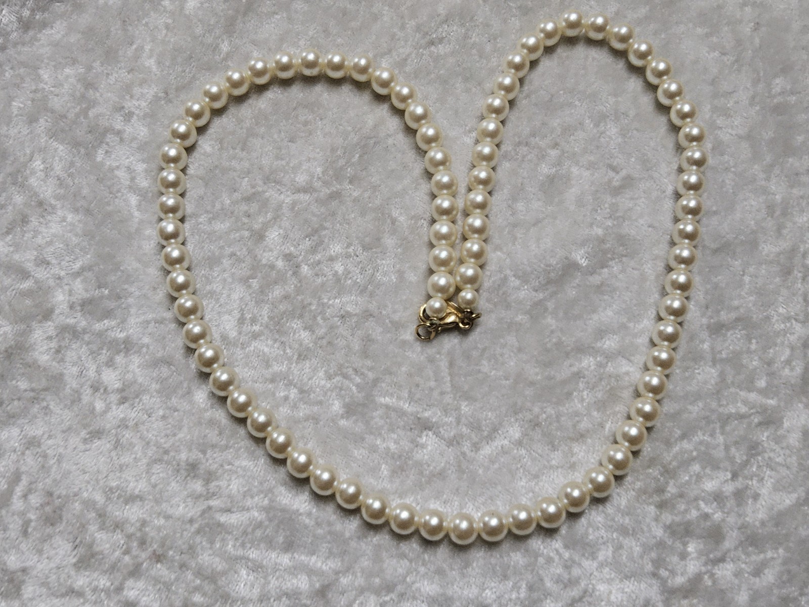 1928 Brand Faux Pearl Necklace Cream Off White Beaded Costume Jewelry Gift
