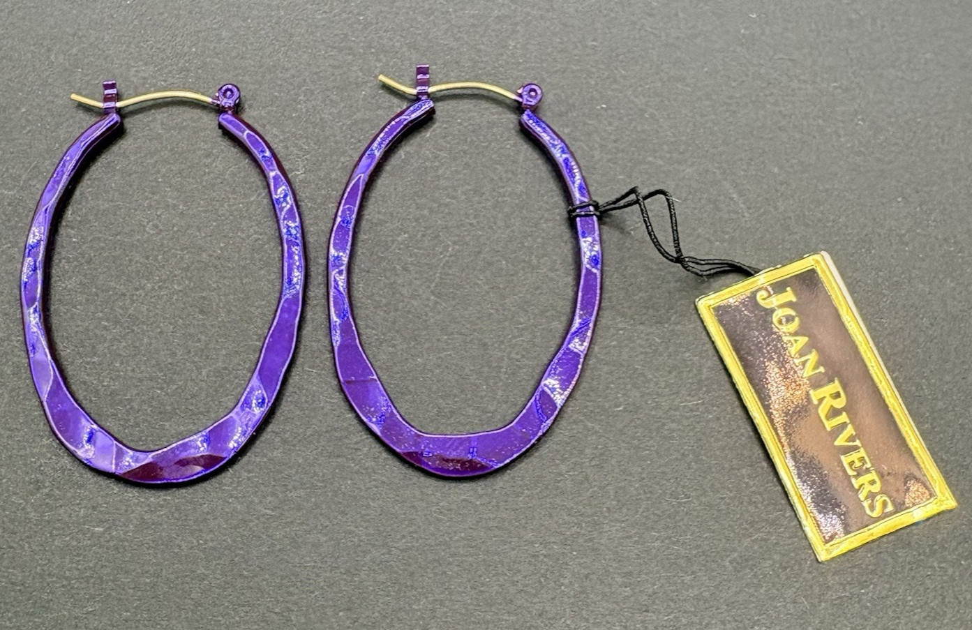 Vintage Joan Rivers Purple Hammered Metal Hoop Dangle Pierced Earrings Classic
