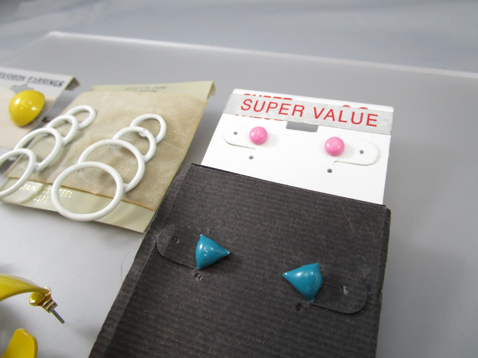 Vtg Mod Retro Varying Colors & Multi Styles LOT of 7 Post Pierced Earrings 151W