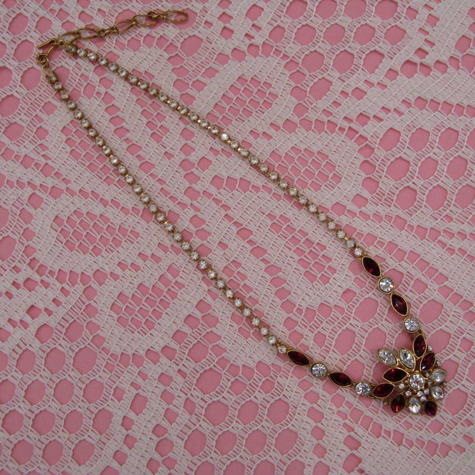 MONET Necklace Vtg Rhinestone Fuchsia Red And Clear Gold-Tone Flower 15″ – 17″