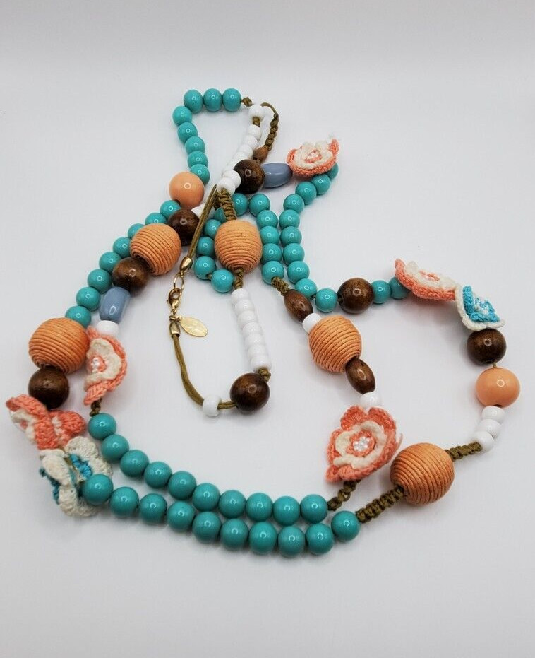 Vintage Plastic, Wood and Crochet Beaded Necklace 18″ Marked Gwen woo1