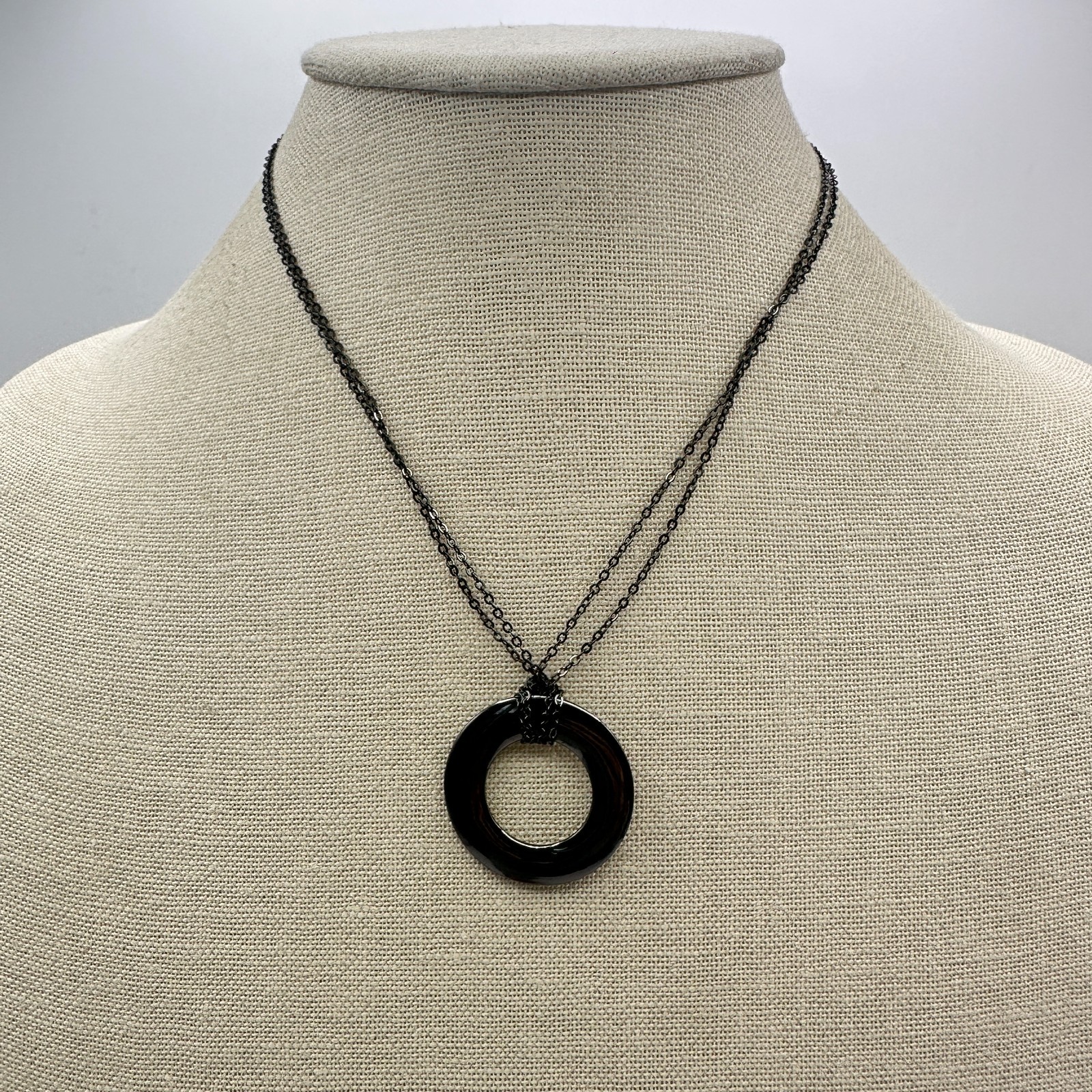 Vintage 90s Black Layered Chain Circle Ring Pendant Statement Necklace Jewelry