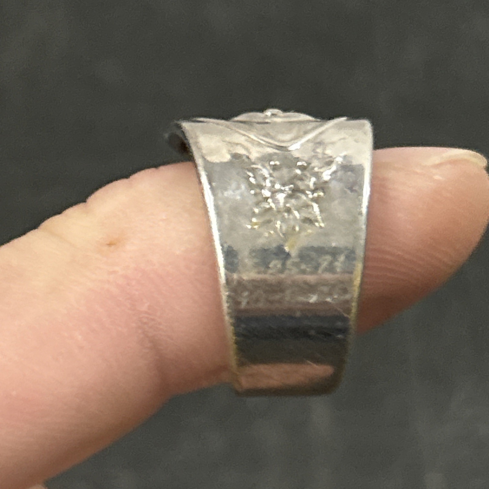 Vintage Etched Silver Oneida Gerber Baby Spoon Ring 60’s 70’s Size 7 3/4