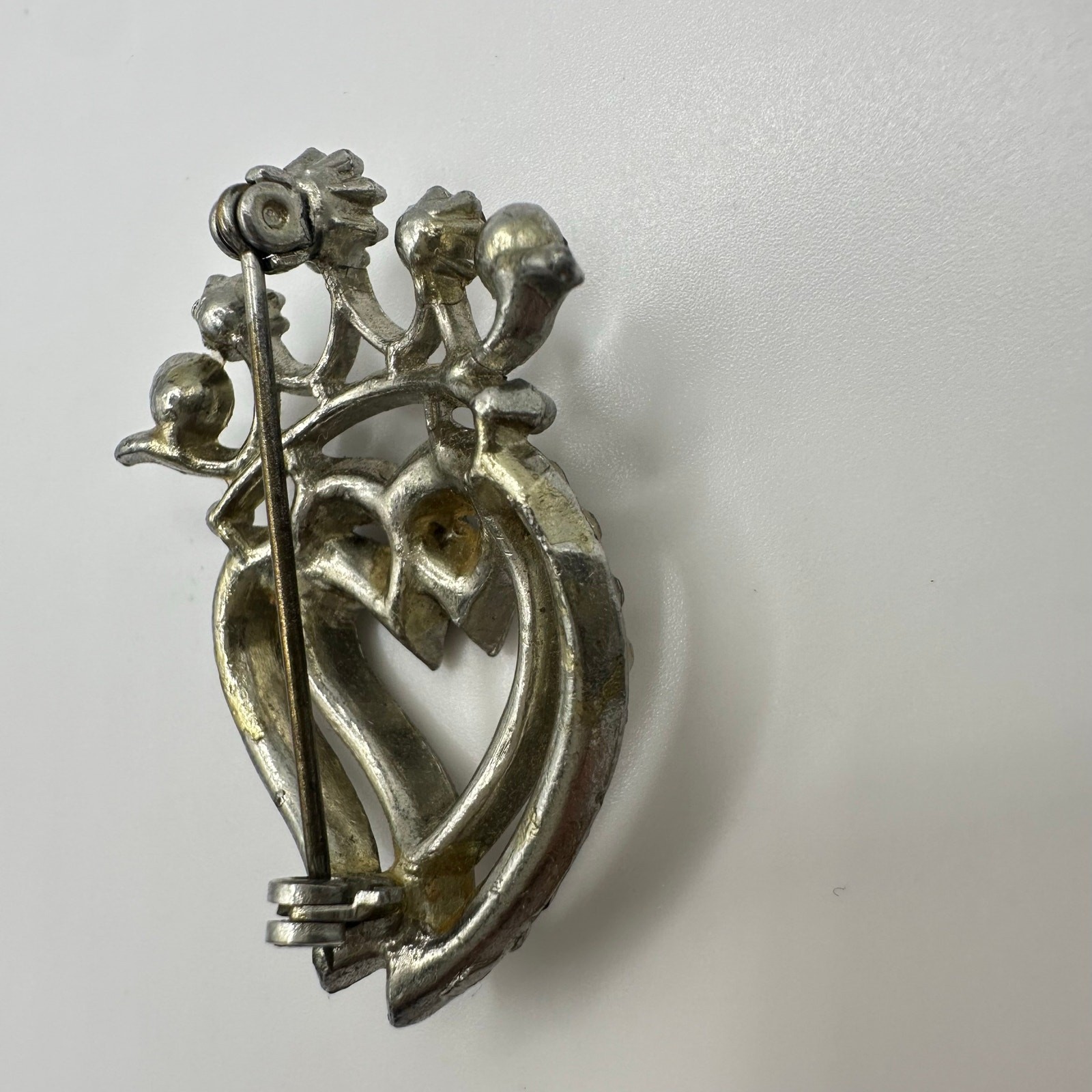 Retro Victorian Revival 1940s silver tone rhinestones double heart crown brooch