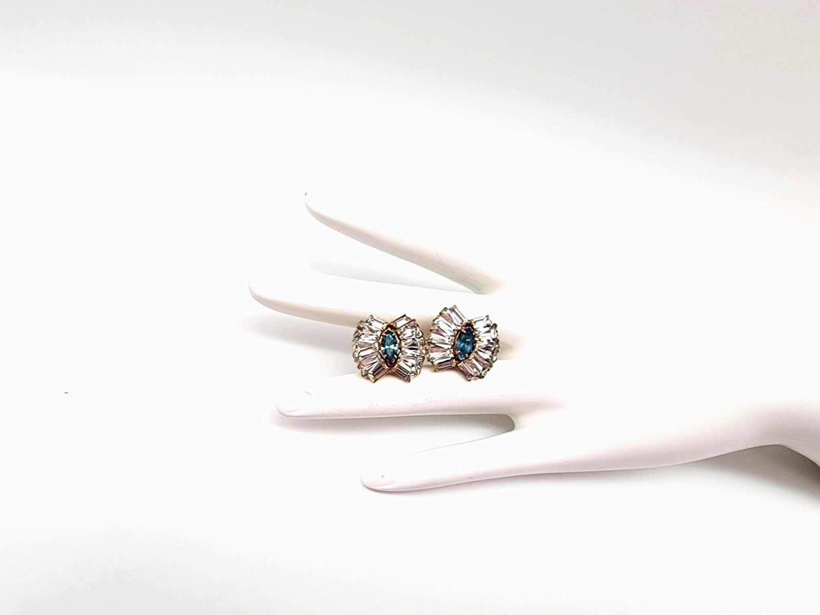 MARKED PHYLLIS 12K GOLD FILLED BLUE/CLEAR VINTAGE RHINESTONE SCREWBACK EARRINGS!