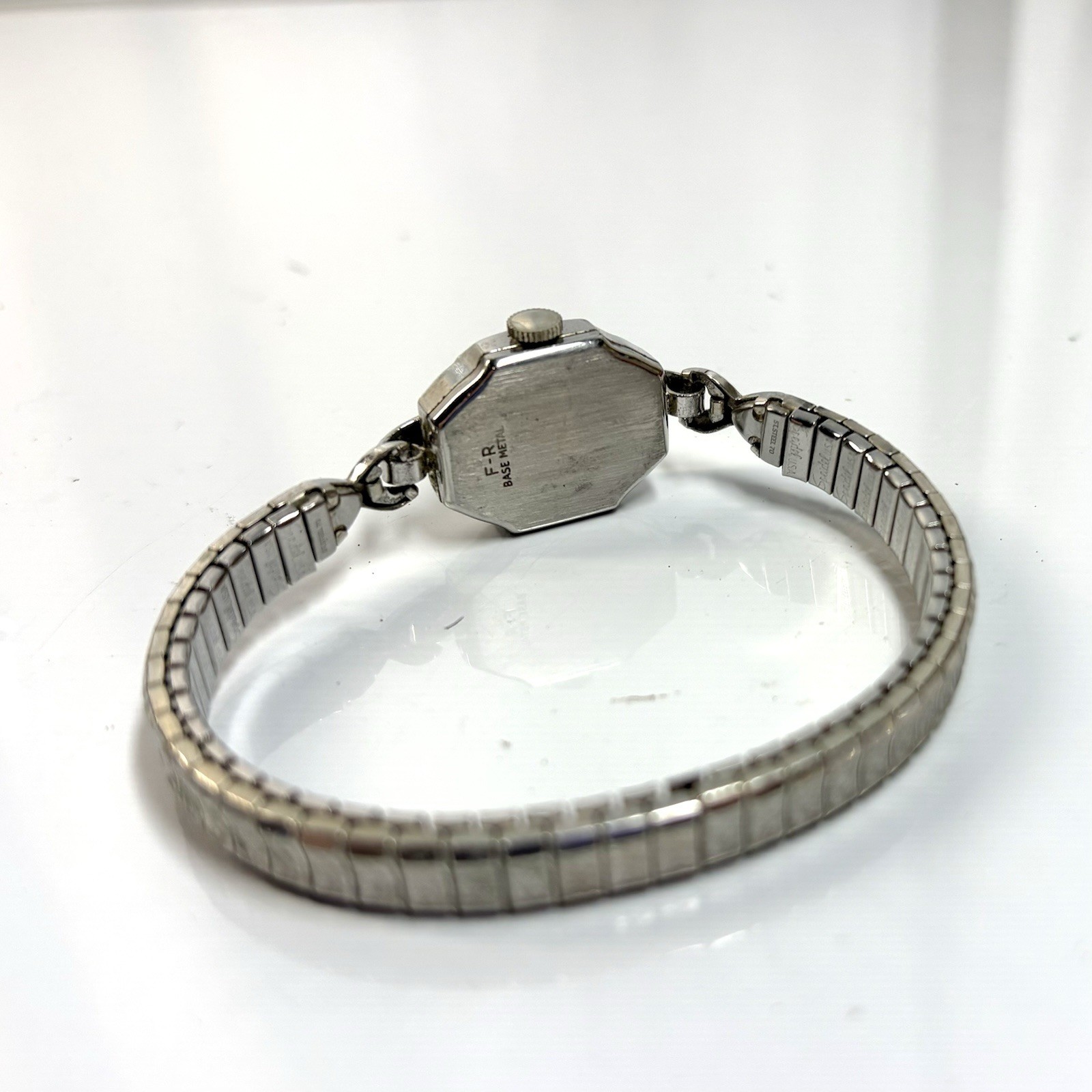 Vtg Belair Ladies Watch Silver Tone Dainty Stretch Band Wind Up