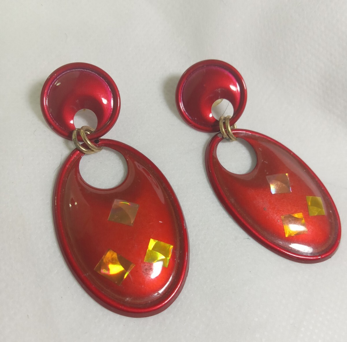 1980’s Vtg Earrings Door Knocker Candy apple Red Hologram Design GoGo Girls Glam