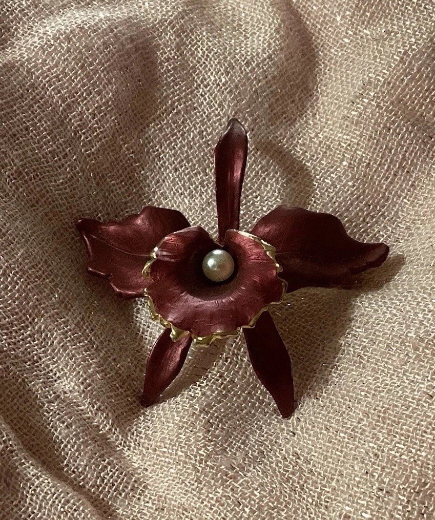 Orchid Brooch Purple and Gold Tone With Pearl EUC