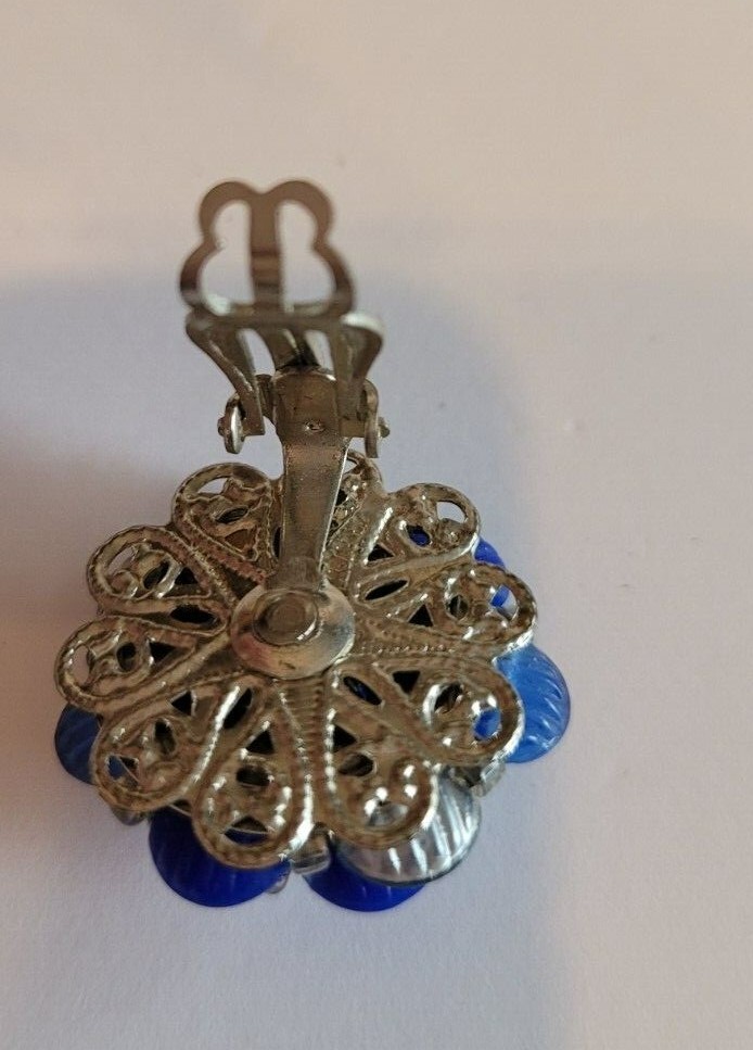 VTG Cluster round unique blue silver Clip Earrings Flower Grannycore